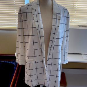 Forever 21 blazer size M. White and black.